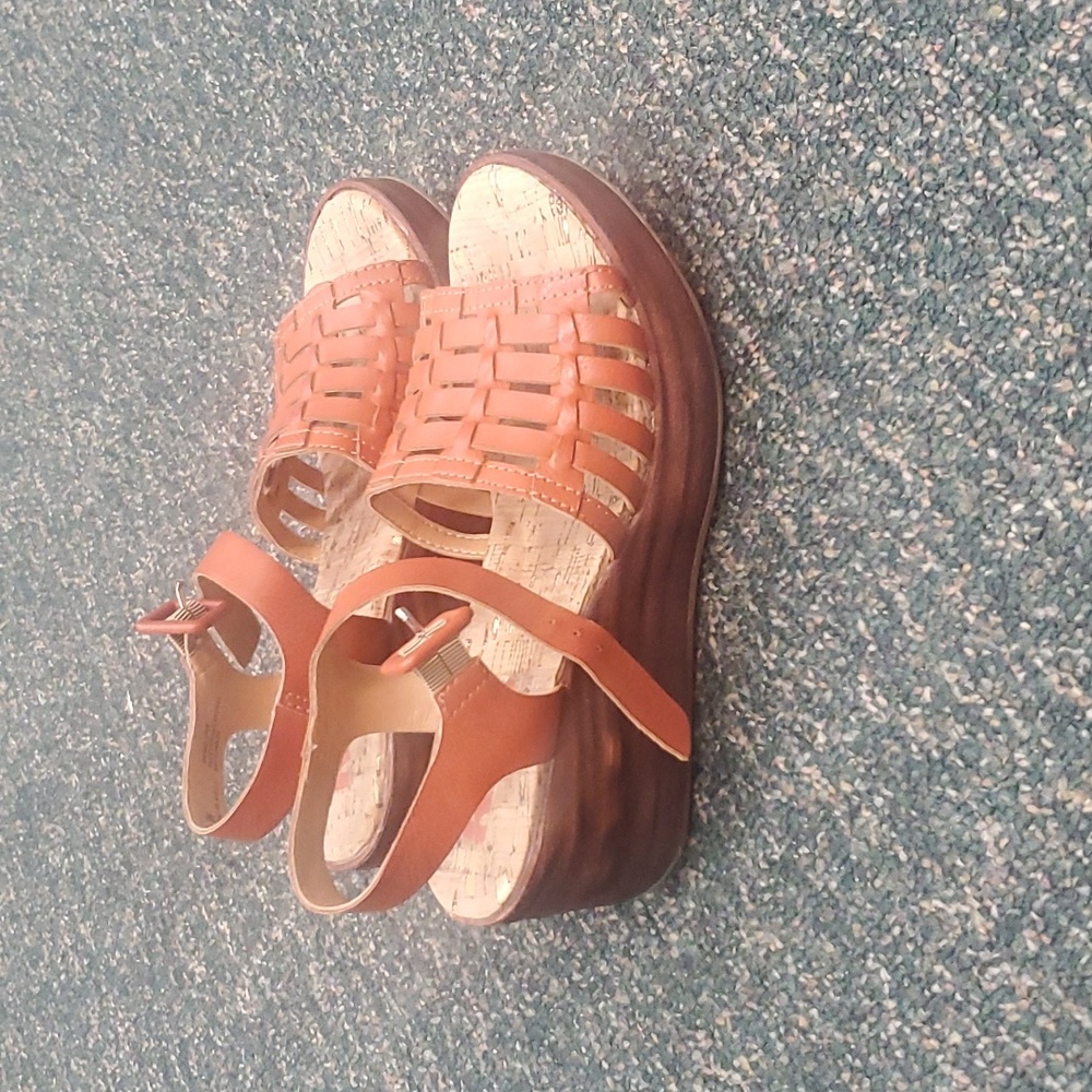 Korks sandal size 6 burnt orange